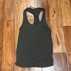Vuori Women’s Green Tank Medium